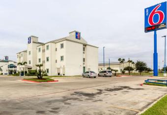 Motel 6 Pharr allows 18 year olds to book a room