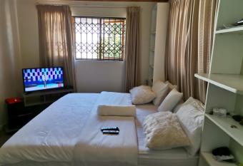 Executive Accommodation Belleville has Balcony rooms