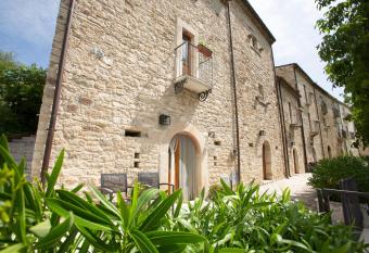 Casa Cristina Bed&Breakfast has Balcony rooms