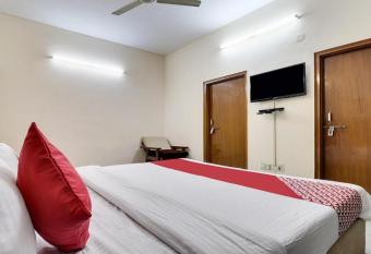 ANH Hotel has Balcony rooms