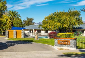 Cherylea Motel allows 18 year olds to book a room