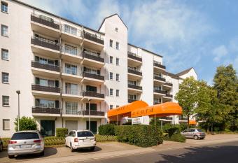 acora D  sseldorf Living the City allows 18 year olds to book a room