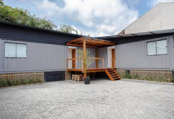 Su  tes Containers has Balcony rooms