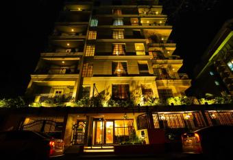 Shinepukur Suites has Balcony rooms