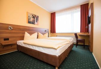 Stadt-gut-Hotel Westfalia allows 18 year olds to book a room