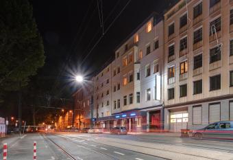 Sure Hotel by Best Western Ambassador Duesseldorf allows 18 year olds to book a room