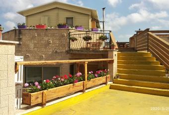 Garden on TOP of the WORLD                               has Balcony rooms