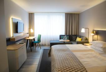 Holiday Inn D  sseldorf-Neuss, an IHG Hotel allows 18 year olds to book a room