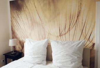 Country Flowers Appartement allows 18 year olds to book a room