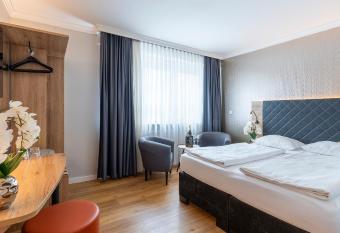 PLAZA INN Rieker Stuttgart Hauptbahnhof allows 18 year olds to book a room