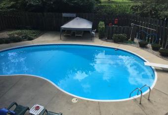 Craig Manor has Balcony rooms