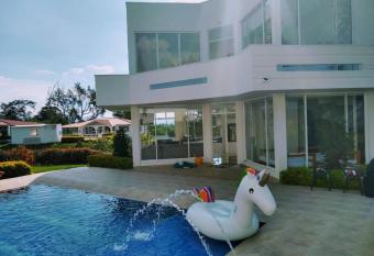 CASA QUINTA - FUSAGASUGA V  A ARBELAEZ has Balcony rooms