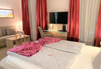 Hotel Edel Weiss has Balcony rooms