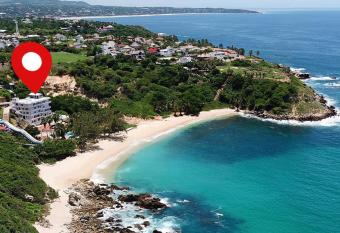 La Coral Beach House has Balcony rooms
