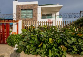 Makena La Boquilla Beach Hostel allows 18 year olds to book a room
