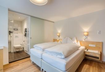 Landhaus Maria has Balcony rooms