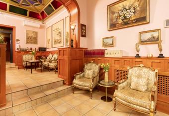 City Hotel Kaiserhof allows 18 year olds to book a room