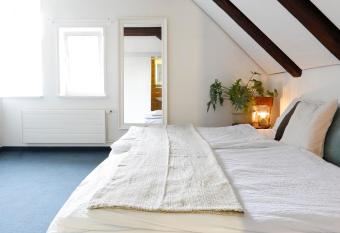 PopUp Hotel Untertor allows 18 year olds to book a room