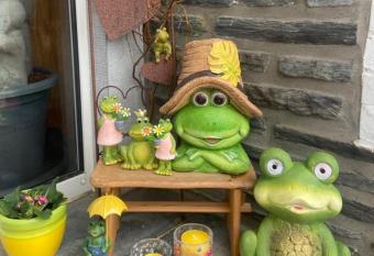 La Milardi  re allows 18 year olds to book a room