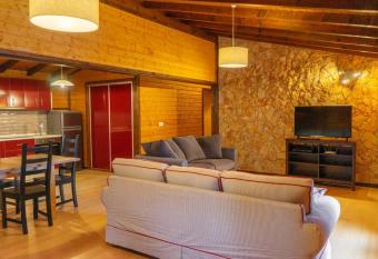 3 bedrooms chalet with shared pool furnished balcony and wifi at Branca Albergaria a Velha has Balcony rooms