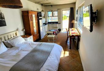 Kleinblom in Pringle allows 18 year olds to book a room