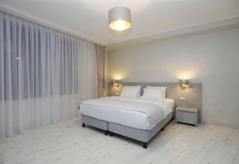 Sunset Terrace Mestia allows 18 year olds to book a room