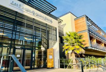 Les Patios de St-Pierre has Balcony rooms