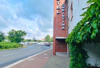 Hotel Christina allows 18 year olds to book a room