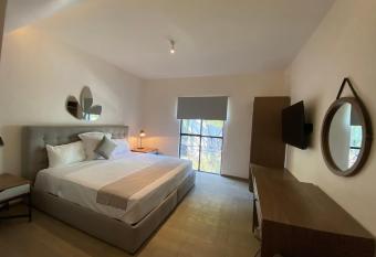 Casa Londres allows 18 year olds to book a room