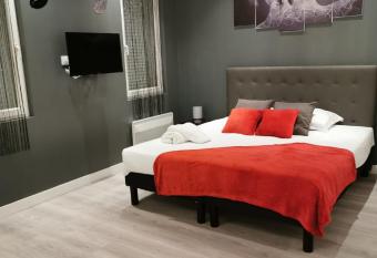Appartement GRIS - LOVE SUITE - BALNEO-JACCUZI allows 18 year olds to book a room