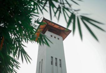 Anaya s Lake House has Balcony rooms