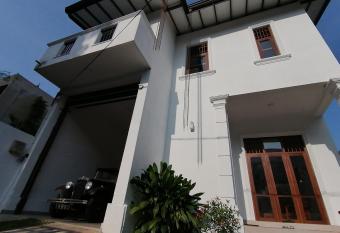 Weeraman s Vila allows 18 year olds to book a room