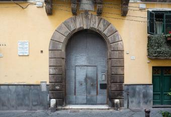 la dimora di Cornelia allows 18 year olds to book a room