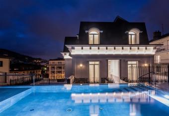 Villa Eugenia Boutique Hotel allows 18 year olds to book a room