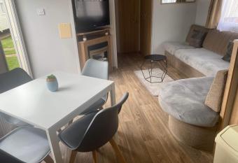 The Pet Friendly Pad has Balcony rooms