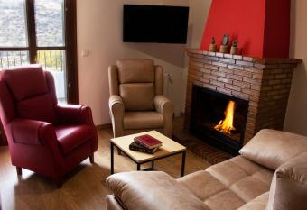 Puerta Bubi  n Apartamentos allows 18 year olds to book a room