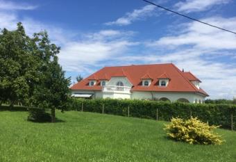 Appartement -Villa ROYAL has Balcony rooms