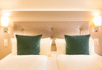 Hermes Hotel Oldenburg allows 18 year olds to book a room