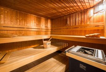 Askania Hotel & Brauhaus allows 18 year olds to book a room