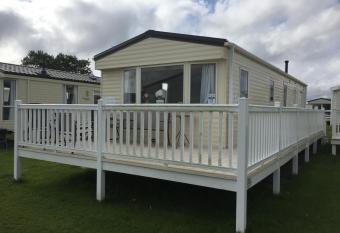 Boquhanran Caravan, Whitley Bay has Balcony rooms