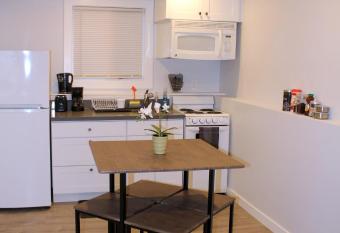 Rainier Retreat (Walk to Metro) allows 18 year olds to book a room