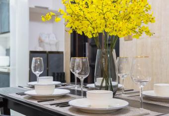 Chongqing Yuzhong  Jiaochangkou subway station   allows 18 year olds to book a room