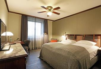 Mercure Hotel Frankfurt Airport Langen allows 18 year olds to book a room