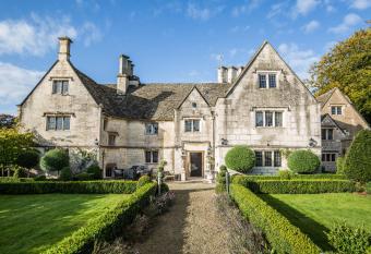 Court House Manor Luxury B&B allows 18 year olds to book a room