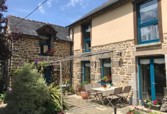 Chambre    la campagne allows 18 year olds to book a room