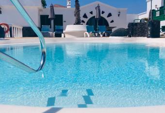 HOTEL-FINCA Rural Jos   Manuel 28pax allows 18 year olds to book a room