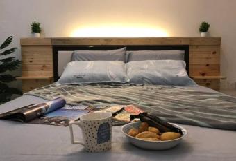 Ken1606 Home - Centre of KB, WIFI, 6 to 8 pax has Balcony rooms