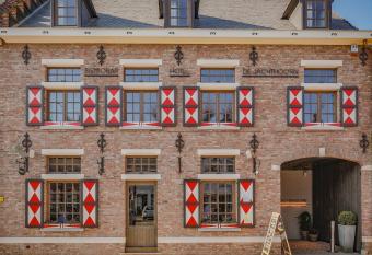 Hotel De Jachthoorn allows 18 year olds to book a room