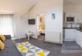 Rock Salt Studios allows 18 year olds to book a room