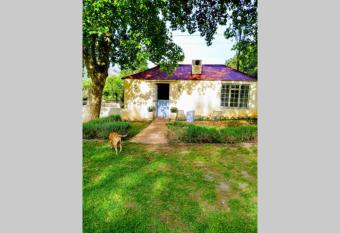 Cabernet Cottage Be Still and Know allows 18 year olds to book a room